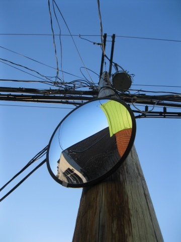 A flag-ripple of street